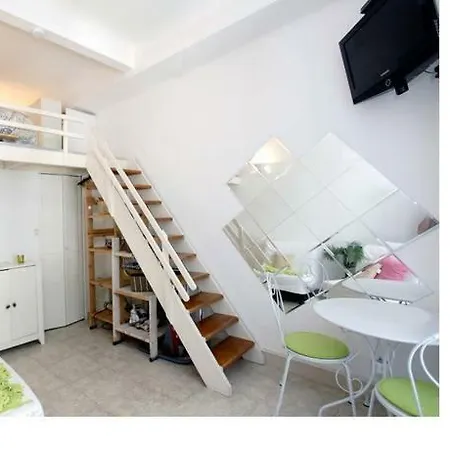 Studio- Antibes-juan Les Pins- Cote D'azur Apartment