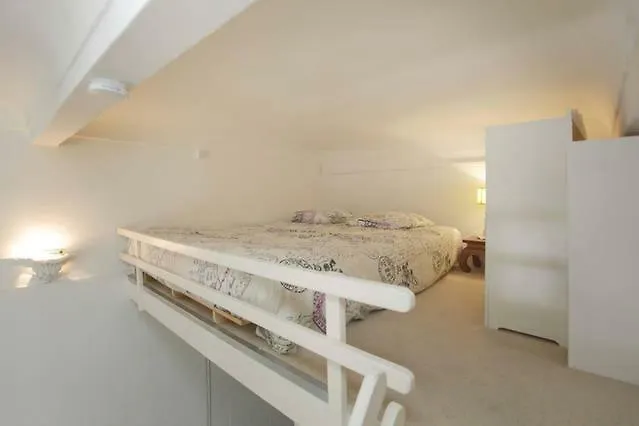 Studio- Antibes-juan Les Pins- Cote D'azur Apartment